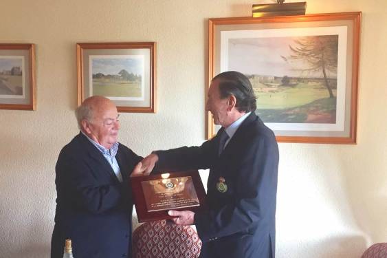El Club de Golf La Siesta recibe la Placa al Mérito de la Real Federación Andaluza de Golf